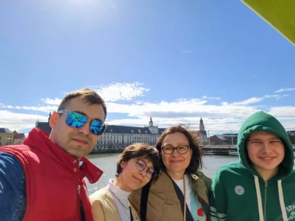 Życie w sinusoidzie. O dorastaniu w spektrum i systemie, który nie nadąża.